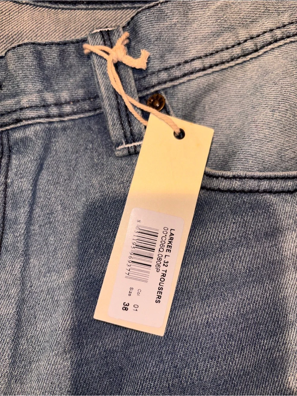 NWT Diesel Larkee Men’s 38 x 32 Distressed Light Wash Straight Leg Jeans